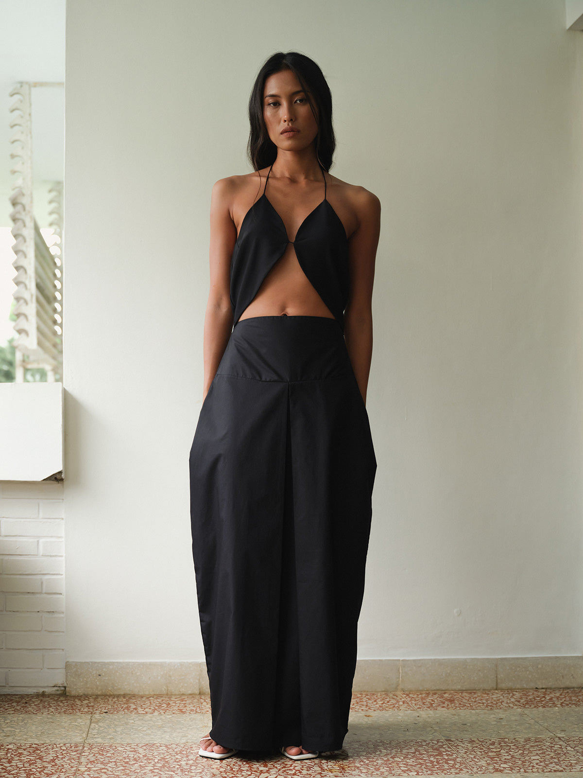 SAYA - YUI - ROUNDED HALTER TOP