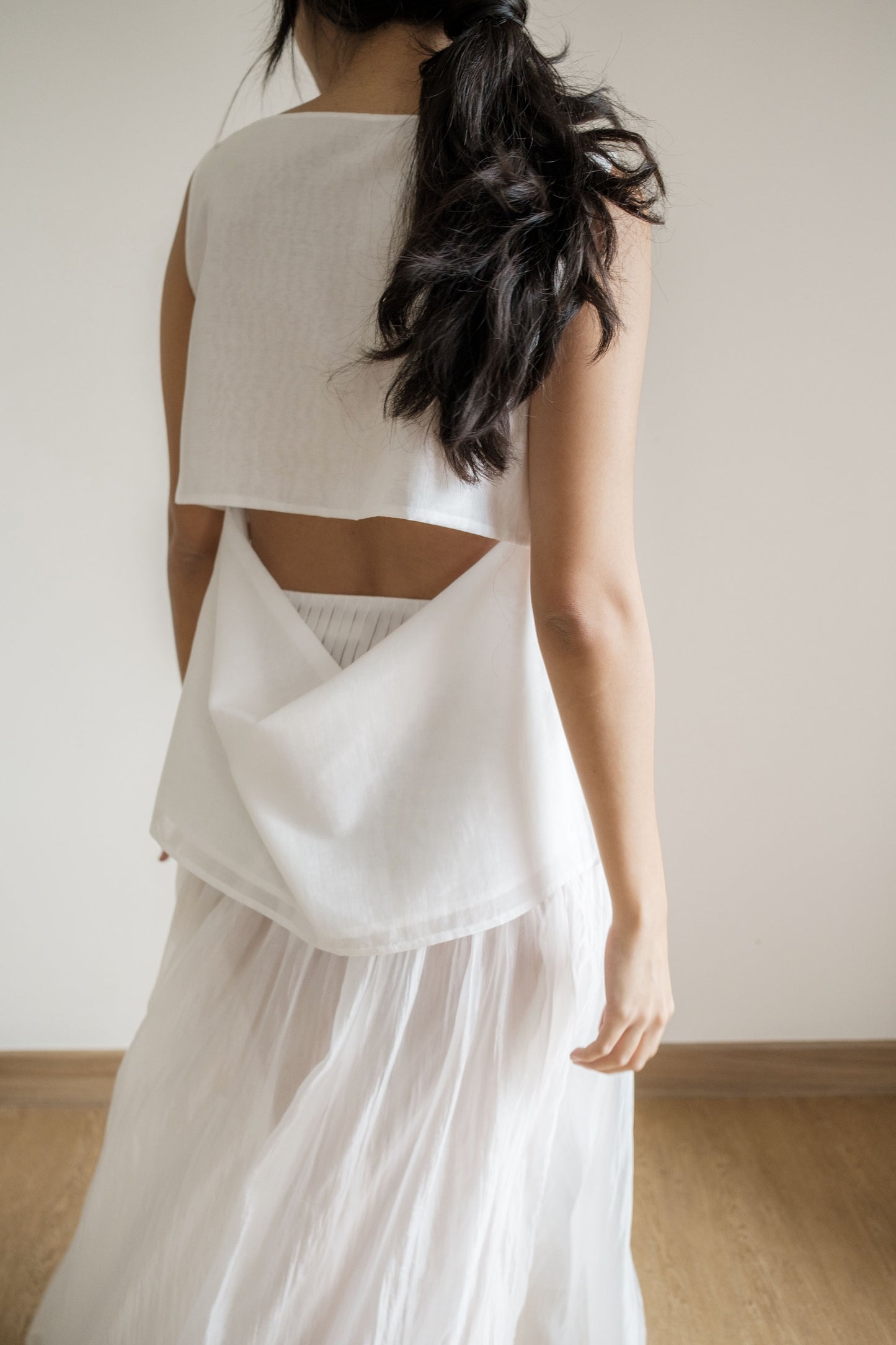 SAYA - SAYA X ELXI - INA - SLEEVELESS BOATNECK TOP