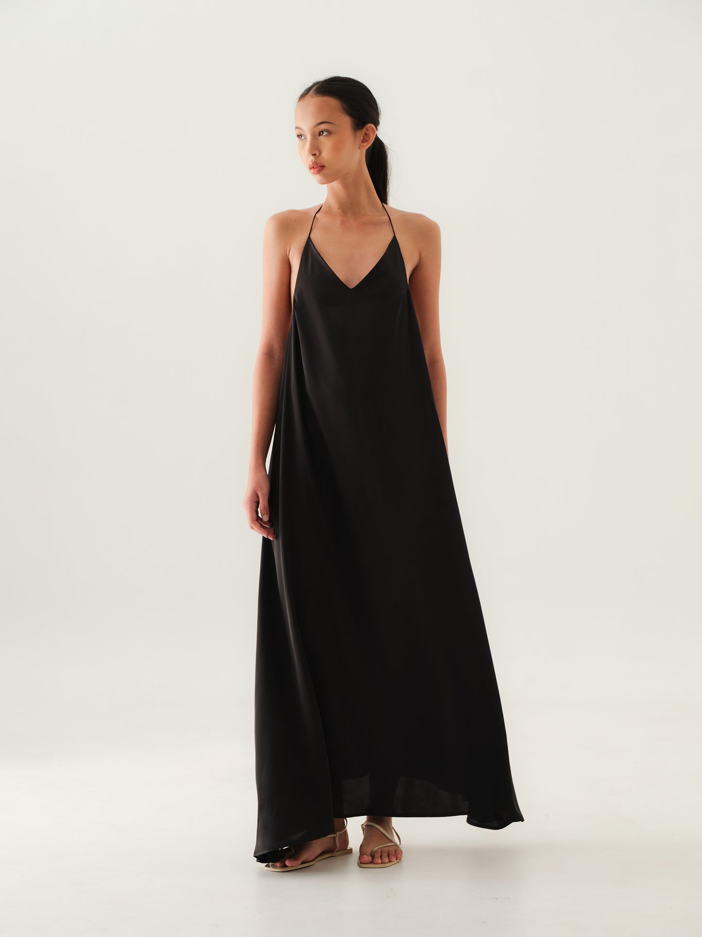 SAYA - VIBBY - HALTER NECK MAXI DRESS