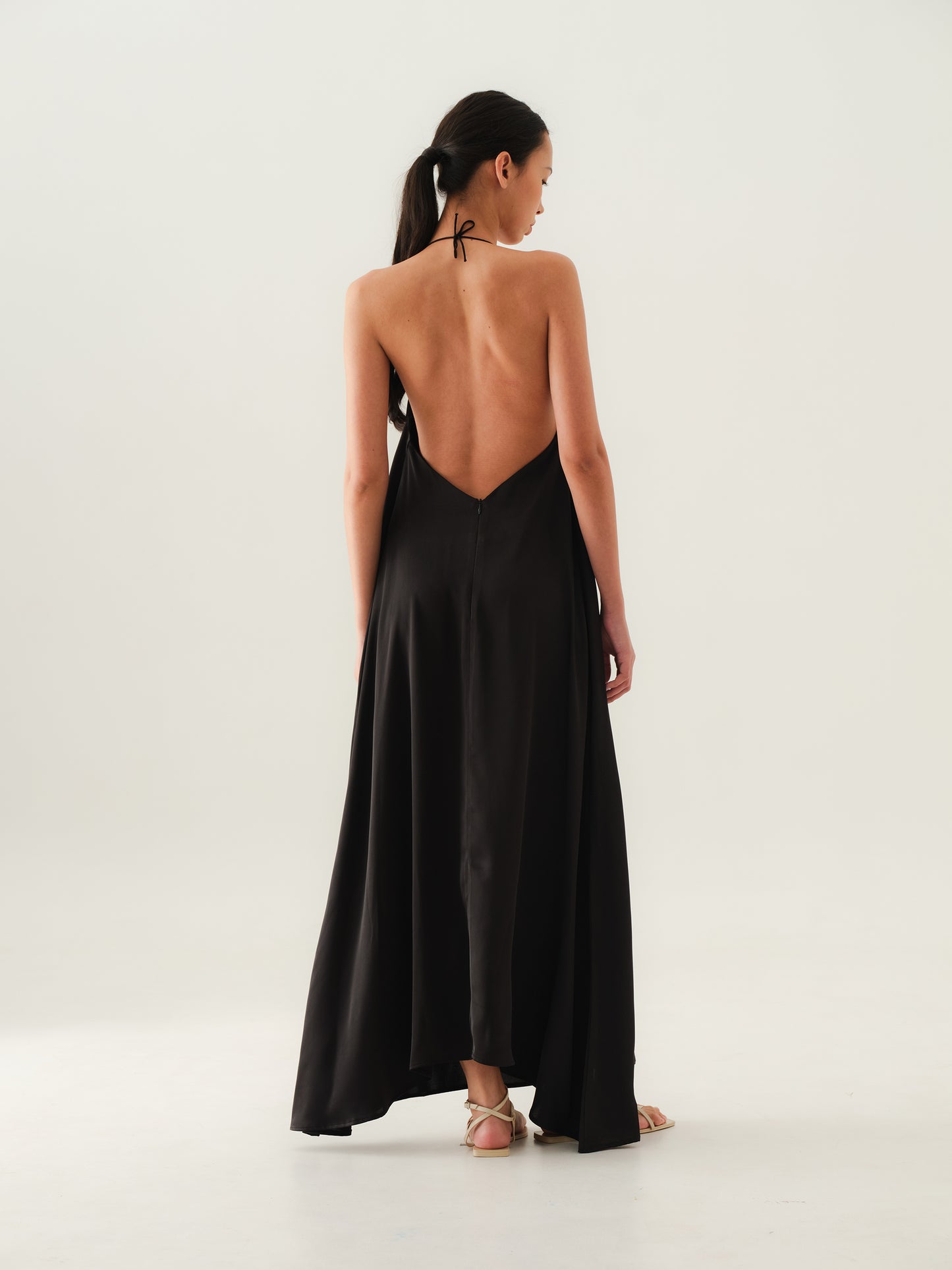 SAYA - VIBBY - HALTER NECK MAXI DRESS