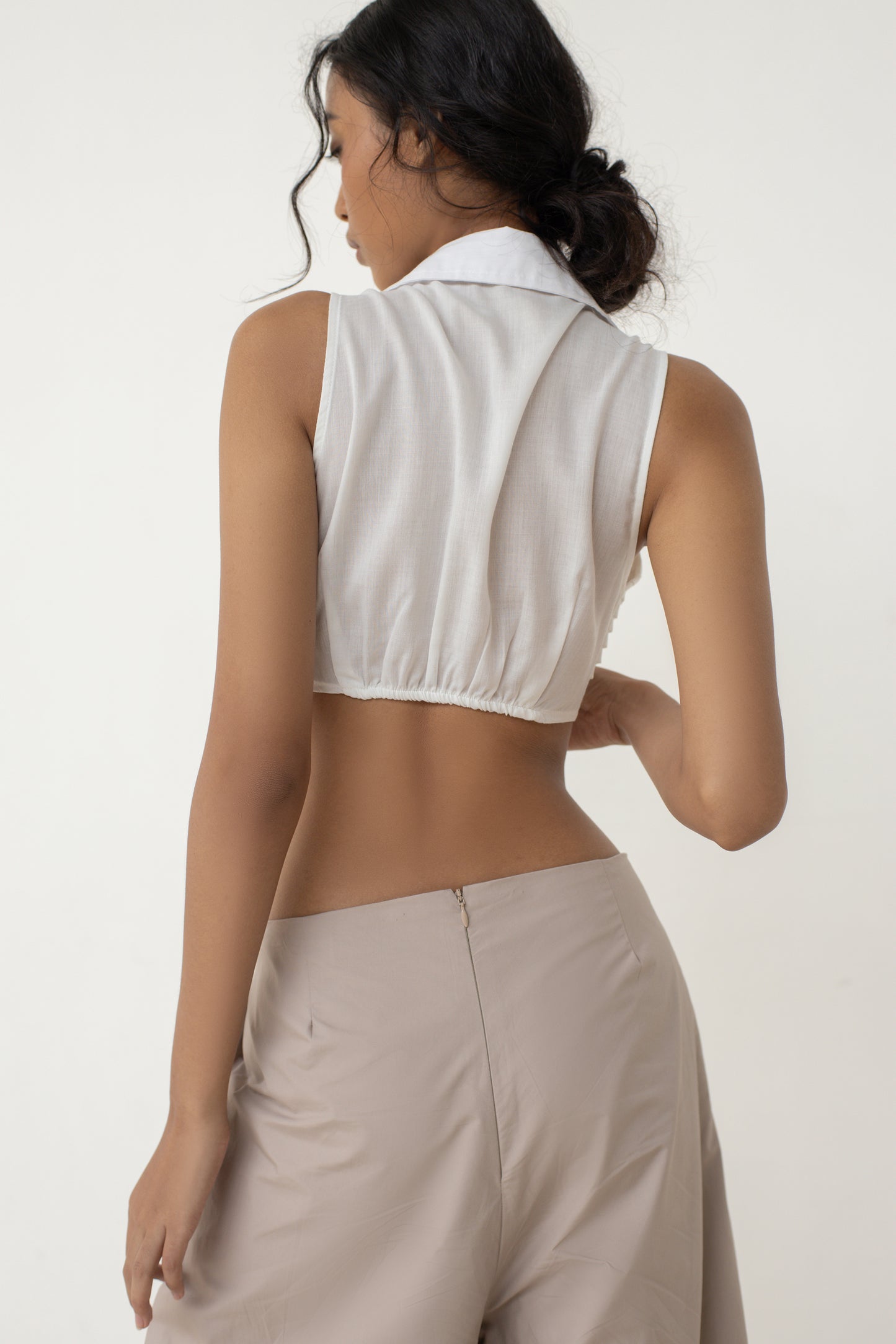 SAYA - SAYA X ANAZ - EMMA - CROPPED SLEEVELESS SHIRT TOP